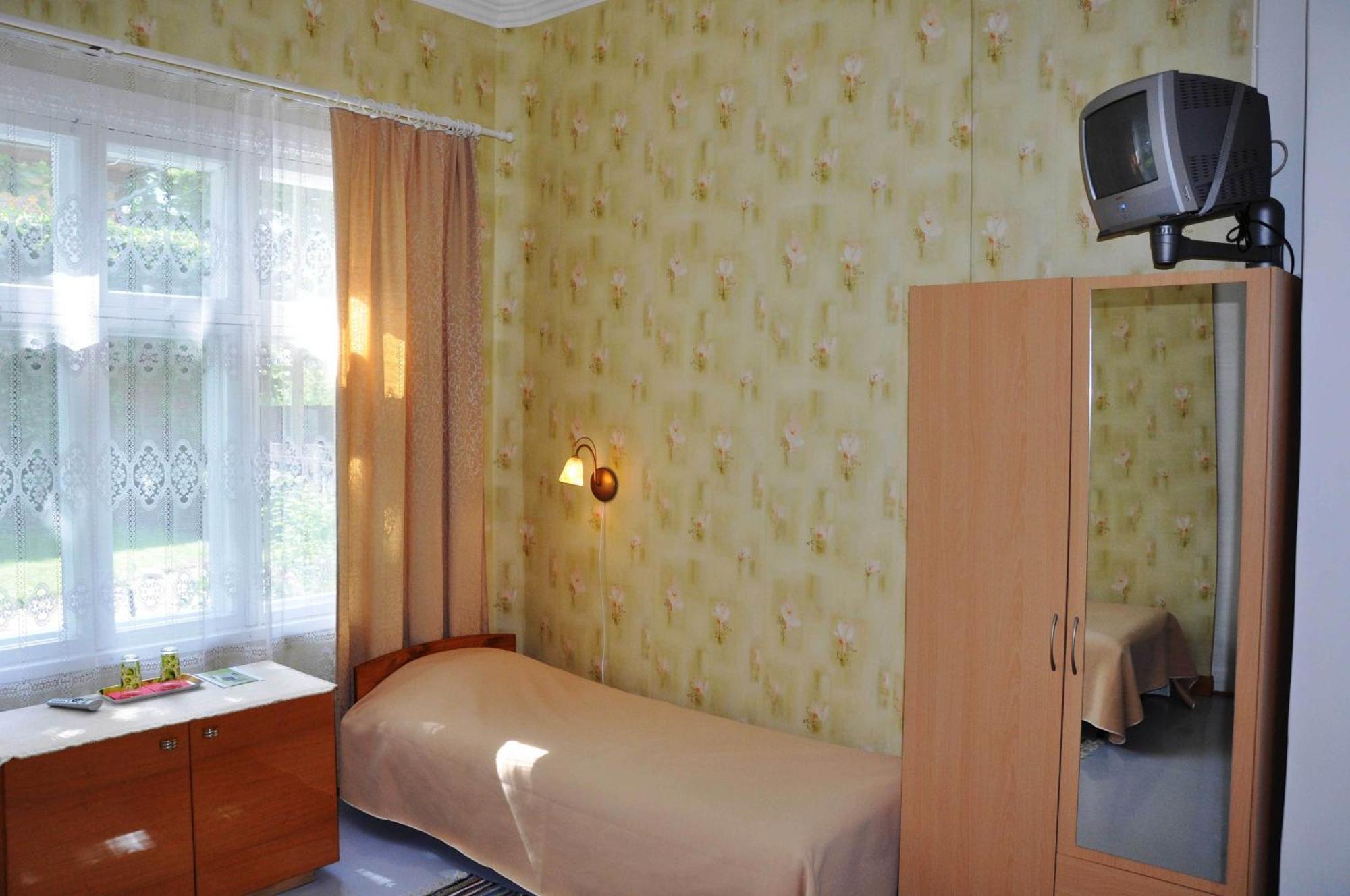 Tiia Guesthouse Parnu Bagian luar foto